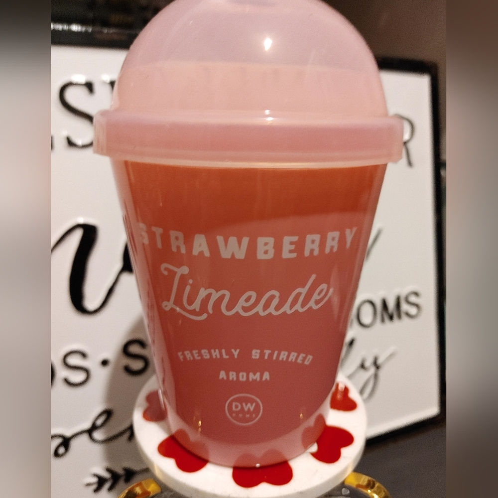 DW 1 WICK CANDLE STRAWBERRY 🍓 LEMONADE